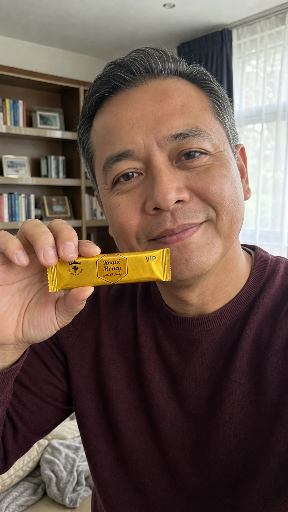 Cliente con un sobre de Royal Honey